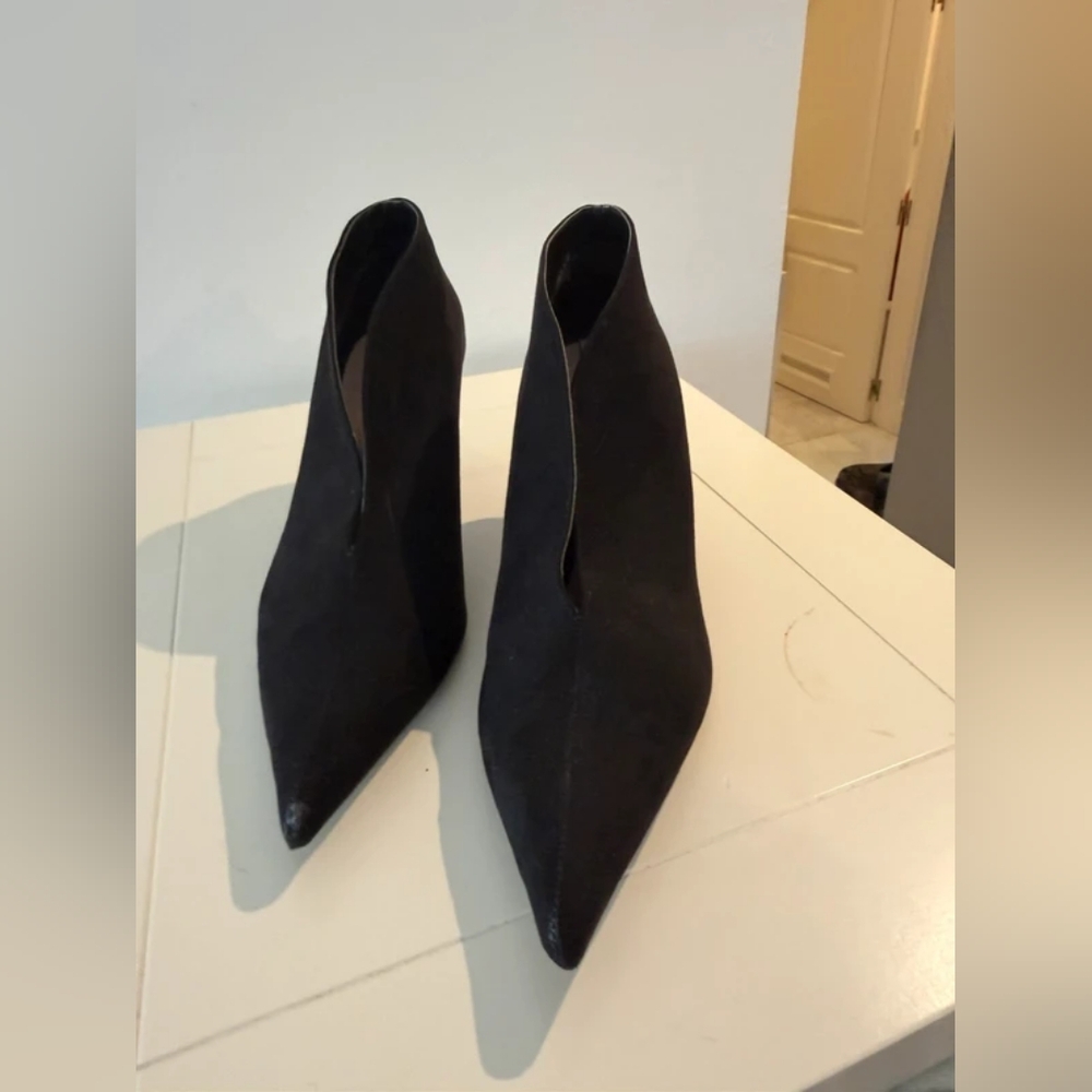 Women's Black Pointed Toe Ankle Boots